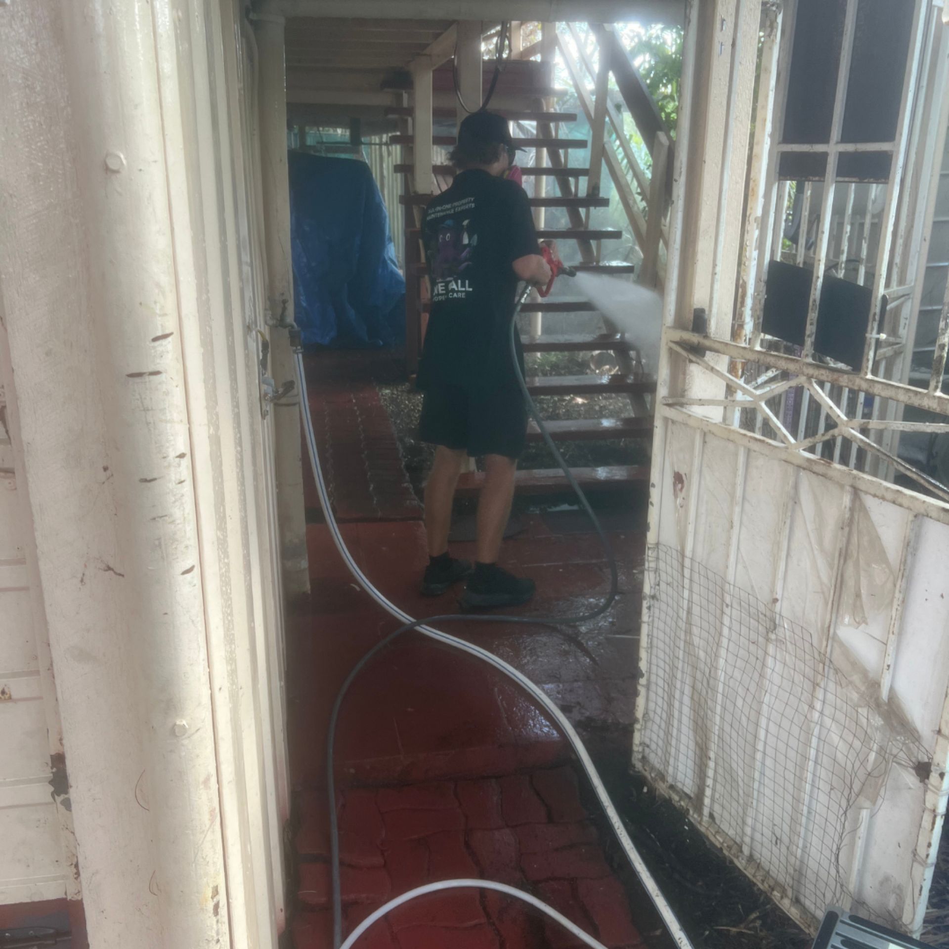 Pressure Cleaning in Progress — Brisbane Queenslander